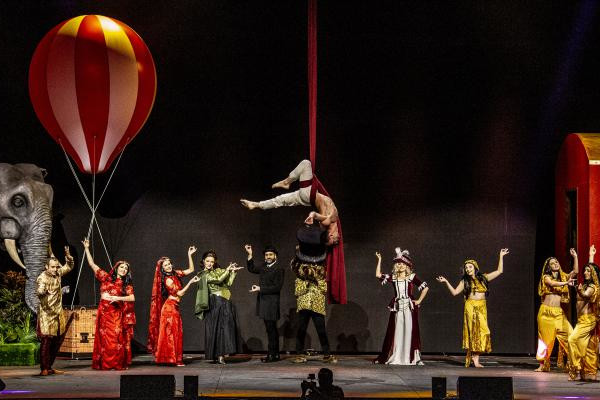 Illustration du spectacle de noël le tour du monde en 80 jours à Bordeaux